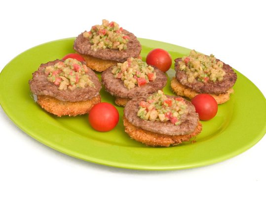 Foto de: Ninhos de batata com hambúrguer