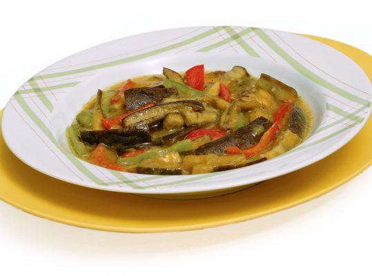 Foto de: Salada de berinjela com molho de manga