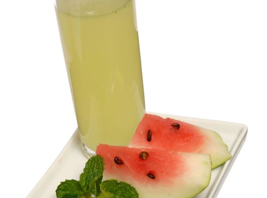 Foto de: Suco de casca de melancia com hortelã