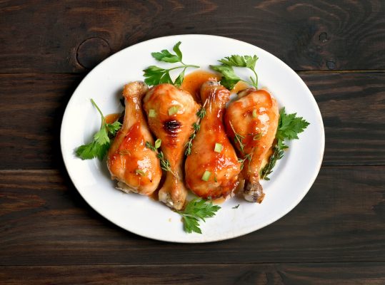 Foto de: Stinco de Frango ao Molho de Maracujá com Pêssego