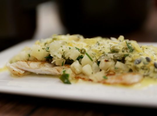 Foto de: Peixe ao molho de maracujá