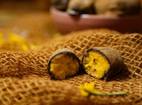 Foto de: Trufa com recheio de doce de abóbora
