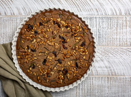 Foto de: Bolo de chuchu e castanhas