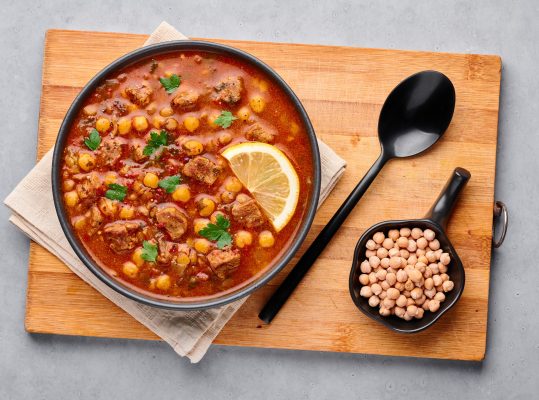 Foto de: Carne com grão-de-bico