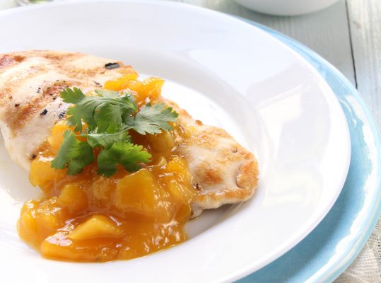 Foto de: Peito de frango com chutney de manga