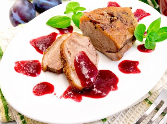 Foto de: Filet mignon suíno com molho de jabuticaba