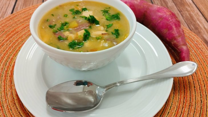 Foto de: Sopa de batata-doce e entrecasca de melancia