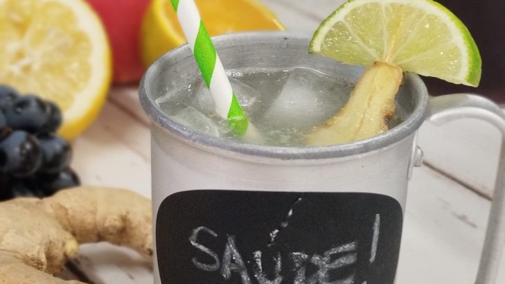 Foto de: Drink de gengibre, limão e água de coco